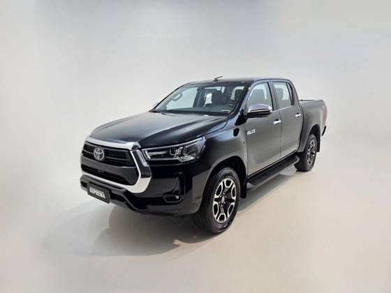 TOYOTA HILUX 2.8 D-4D TURBO DIESEL CD SRX 4X4 AUTOMÁTICO TOYOTA HILUX 2.8 D-4D TURBO DIESEL CD SRX 4X4 AUTOMÁTICO